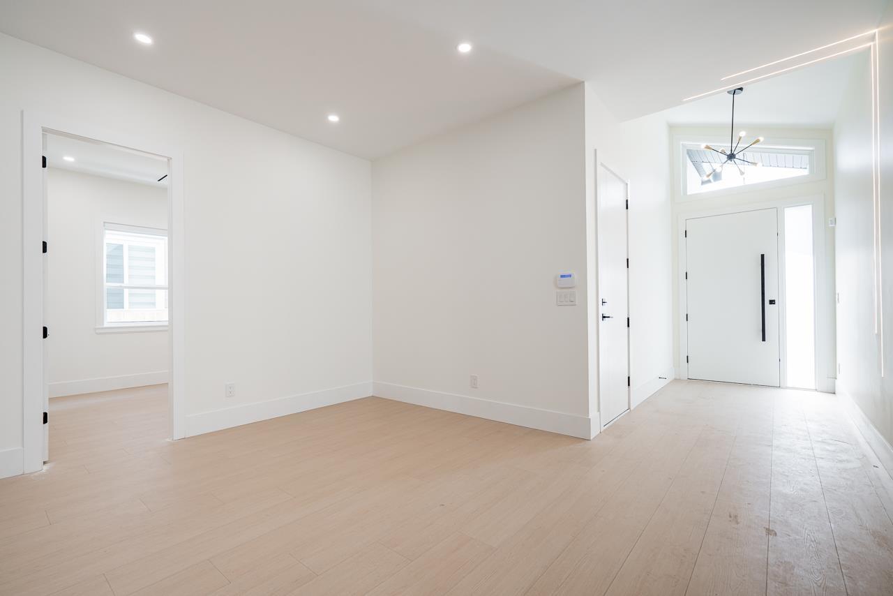 11551 80 Avenue Property Photo 4