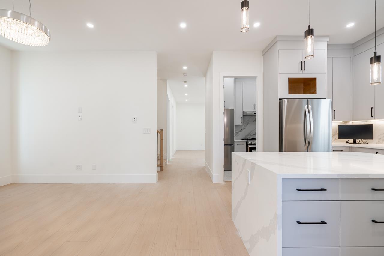 11551 80 Avenue Property Photo 7