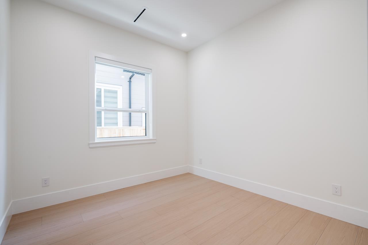 11551 80 Avenue Property Photo 32
