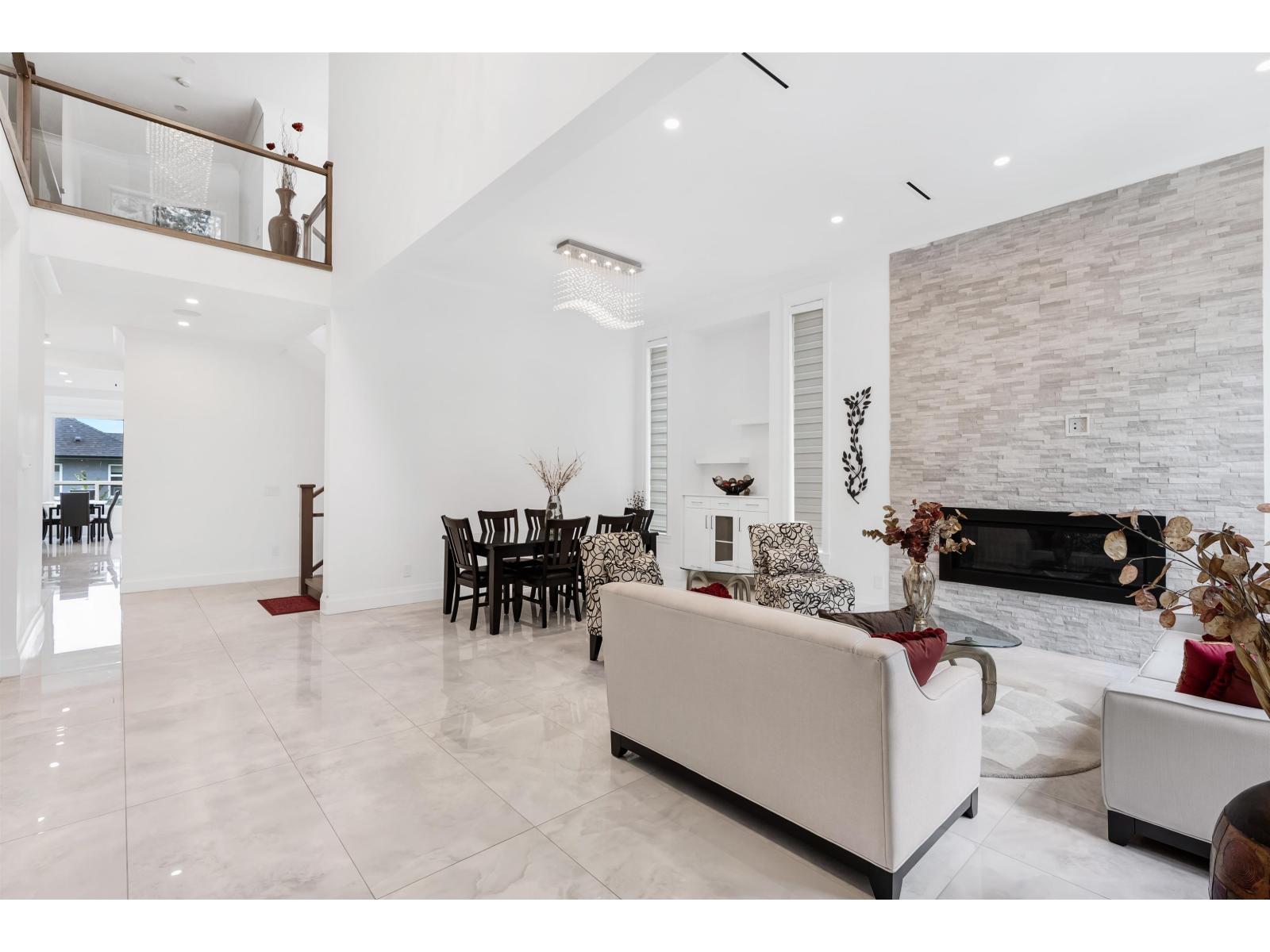 977 164 Street Property Photo 5