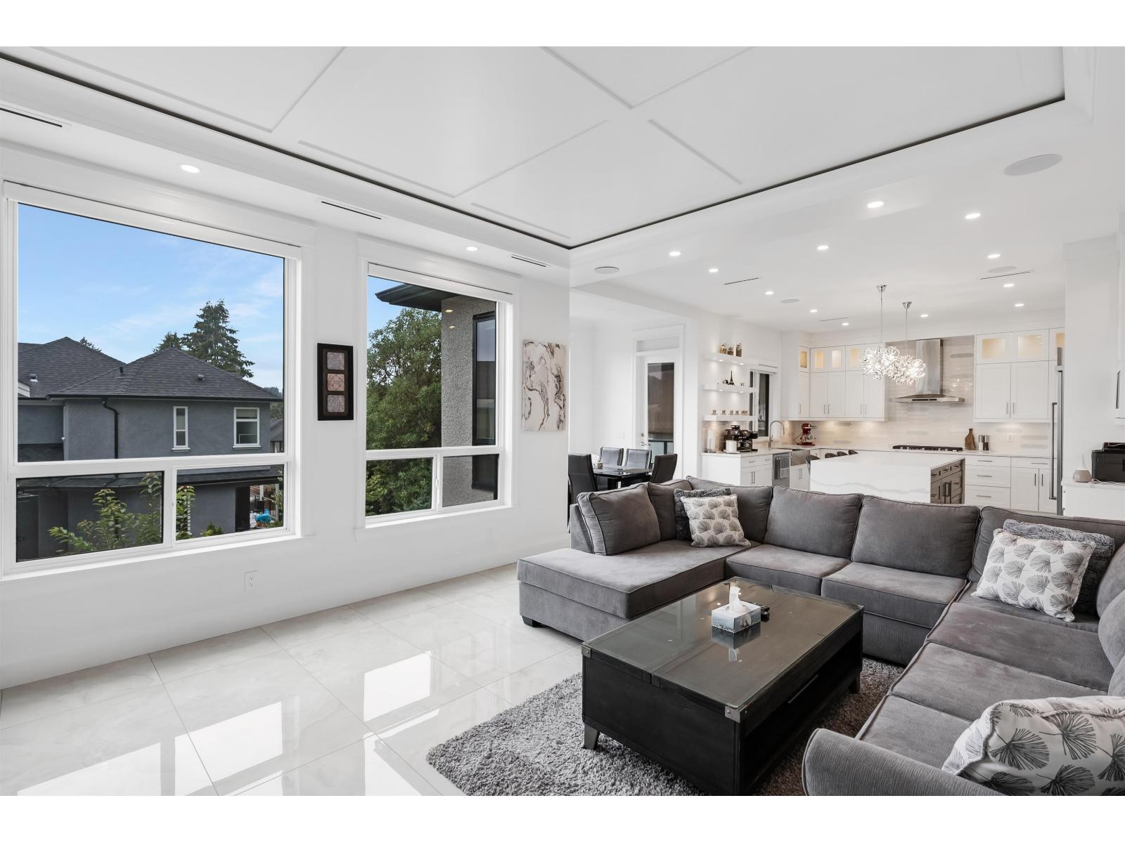 977 164 Street Property Photo 13