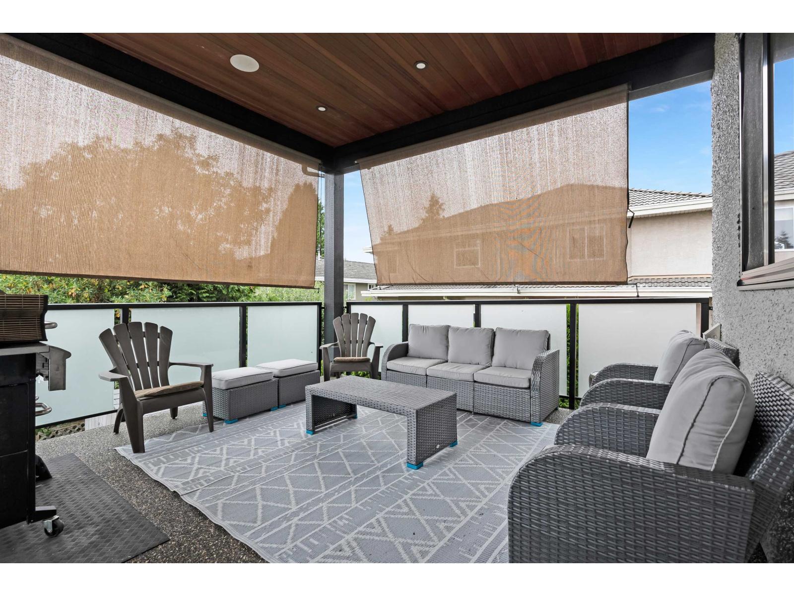 977 164 Street Property Photo 15