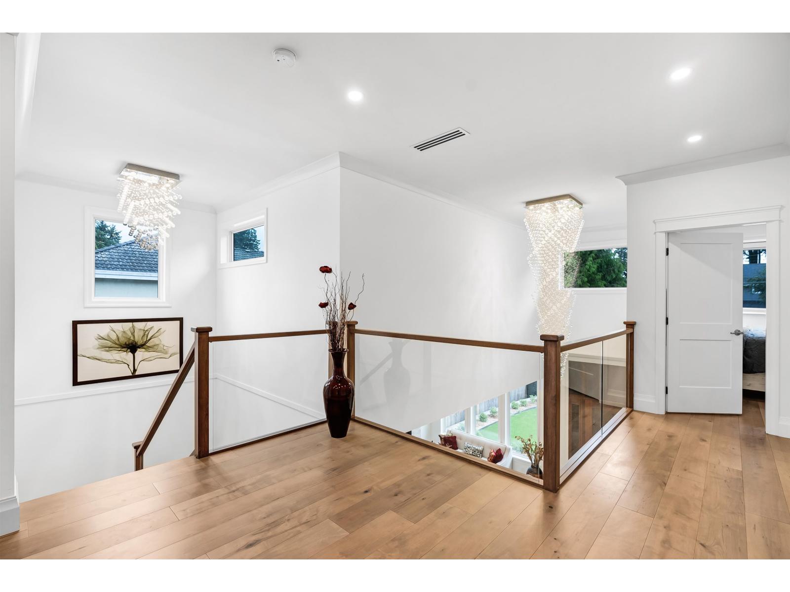 977 164 Street Property Photo 22