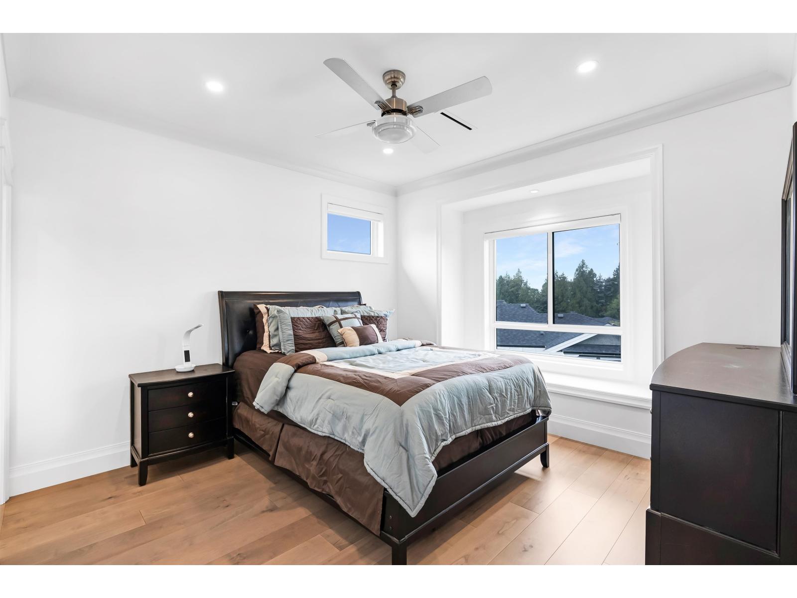 977 164 Street Property Photo 27