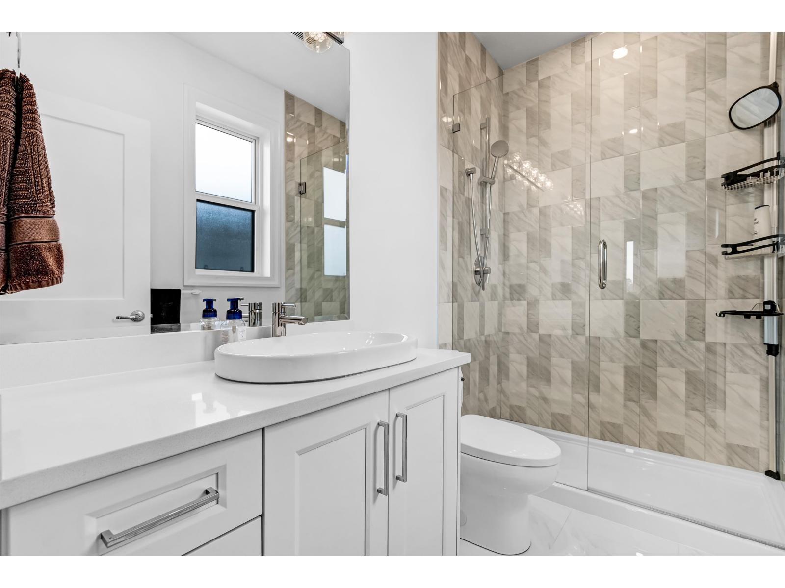 977 164 Street Property Photo 28