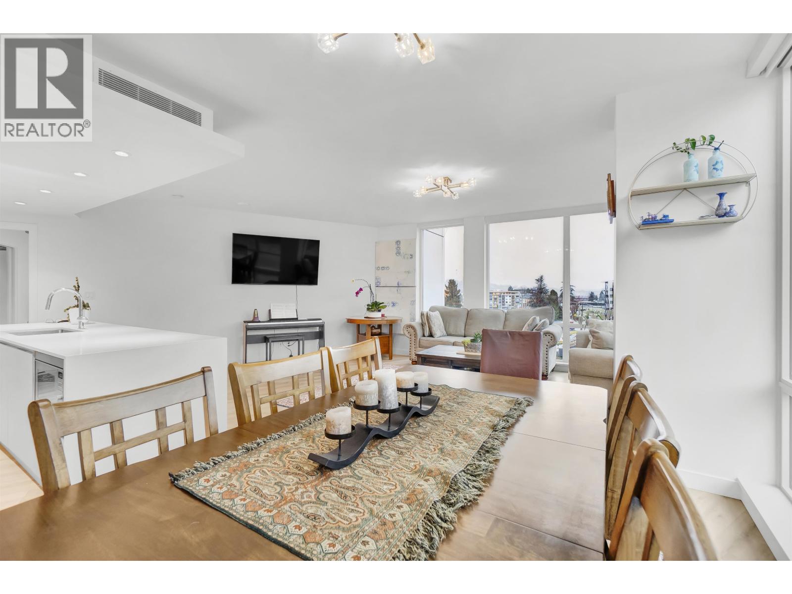 412 1500 Fern Street Property Photo 5