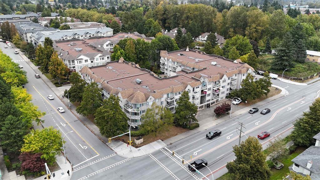 121 12101 80 Avenue Property Photo 3