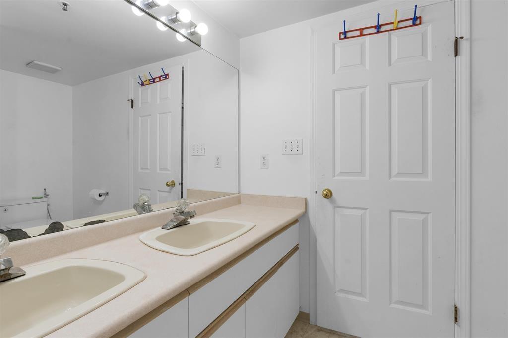 121 12101 80 Avenue Property Photo 15