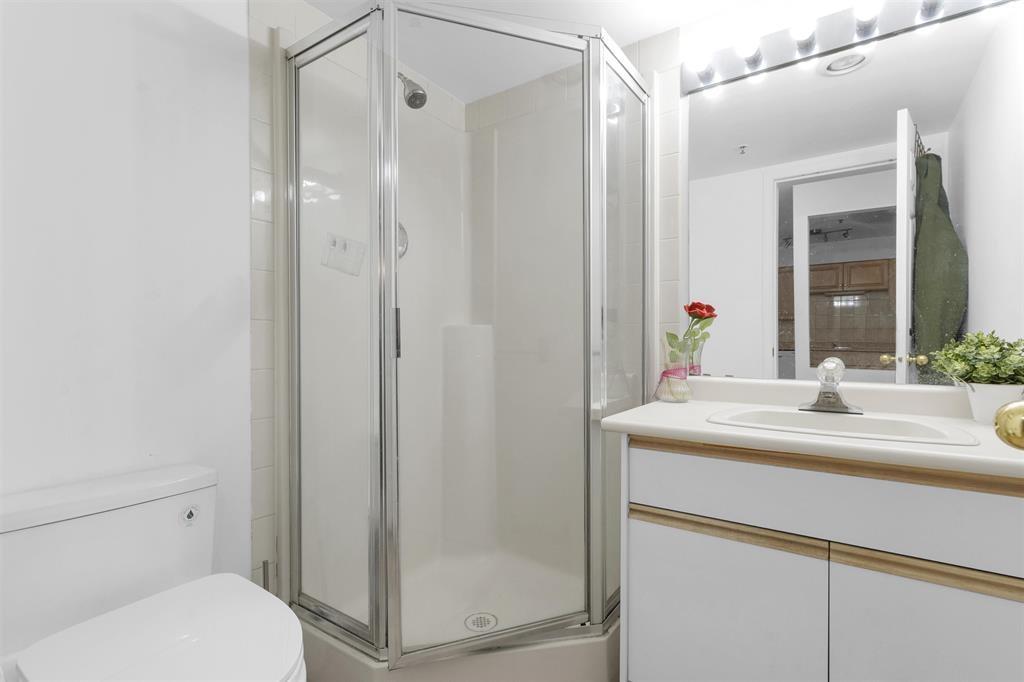 121 12101 80 Avenue Property Photo 18