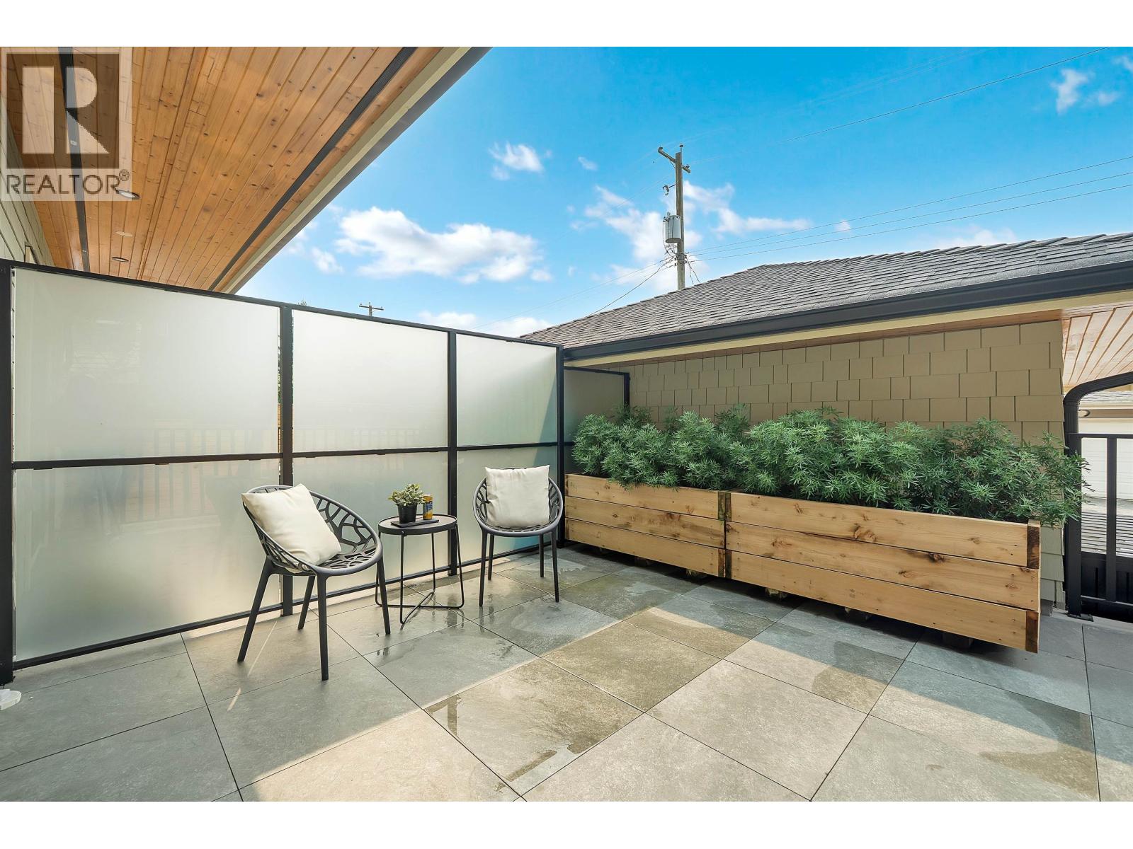 265 W 6th Street Property Photo 13