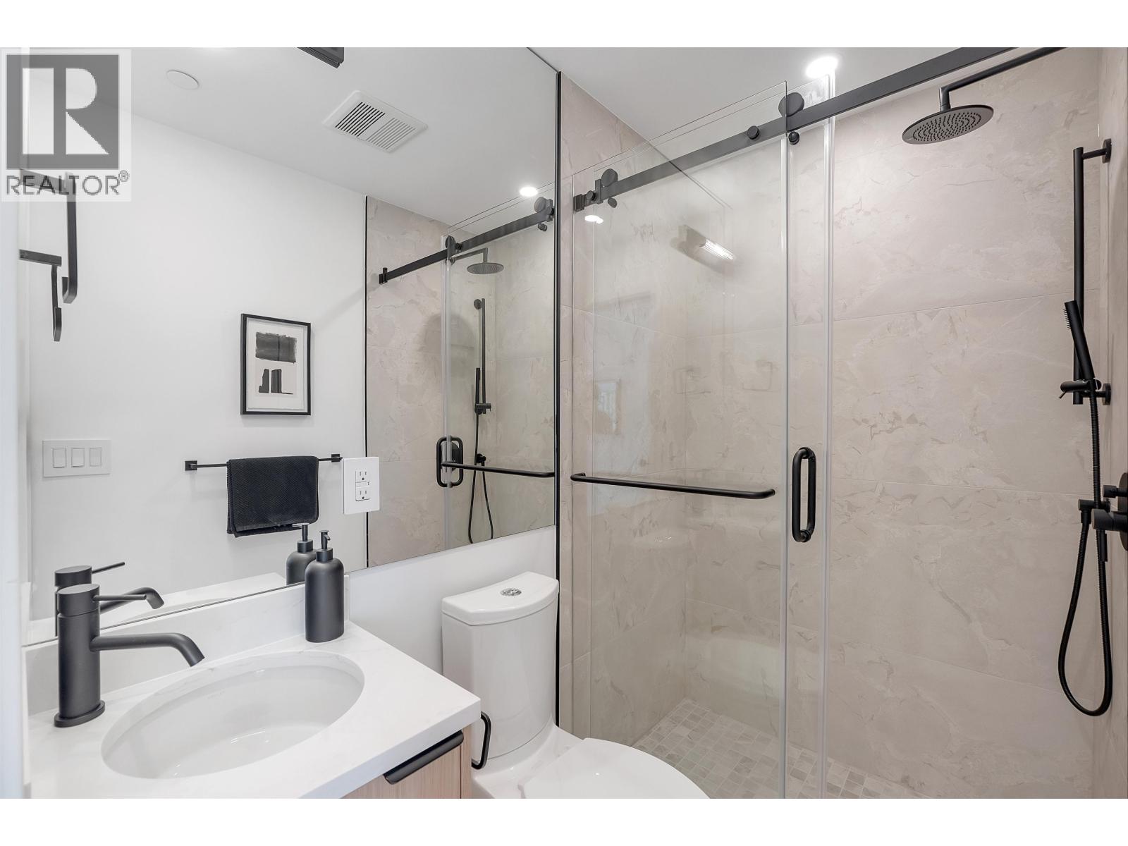 265 W 6th Street Property Photo 15