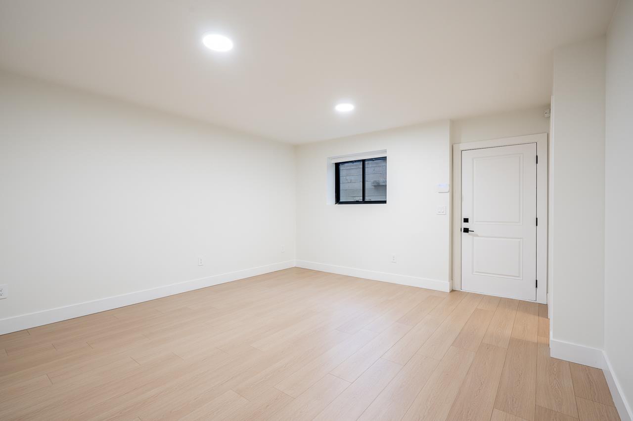 6187 164a Street Property Photo 35