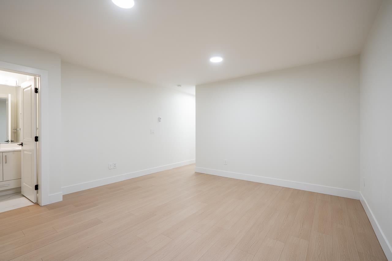 6187 164a Street Property Photo 36