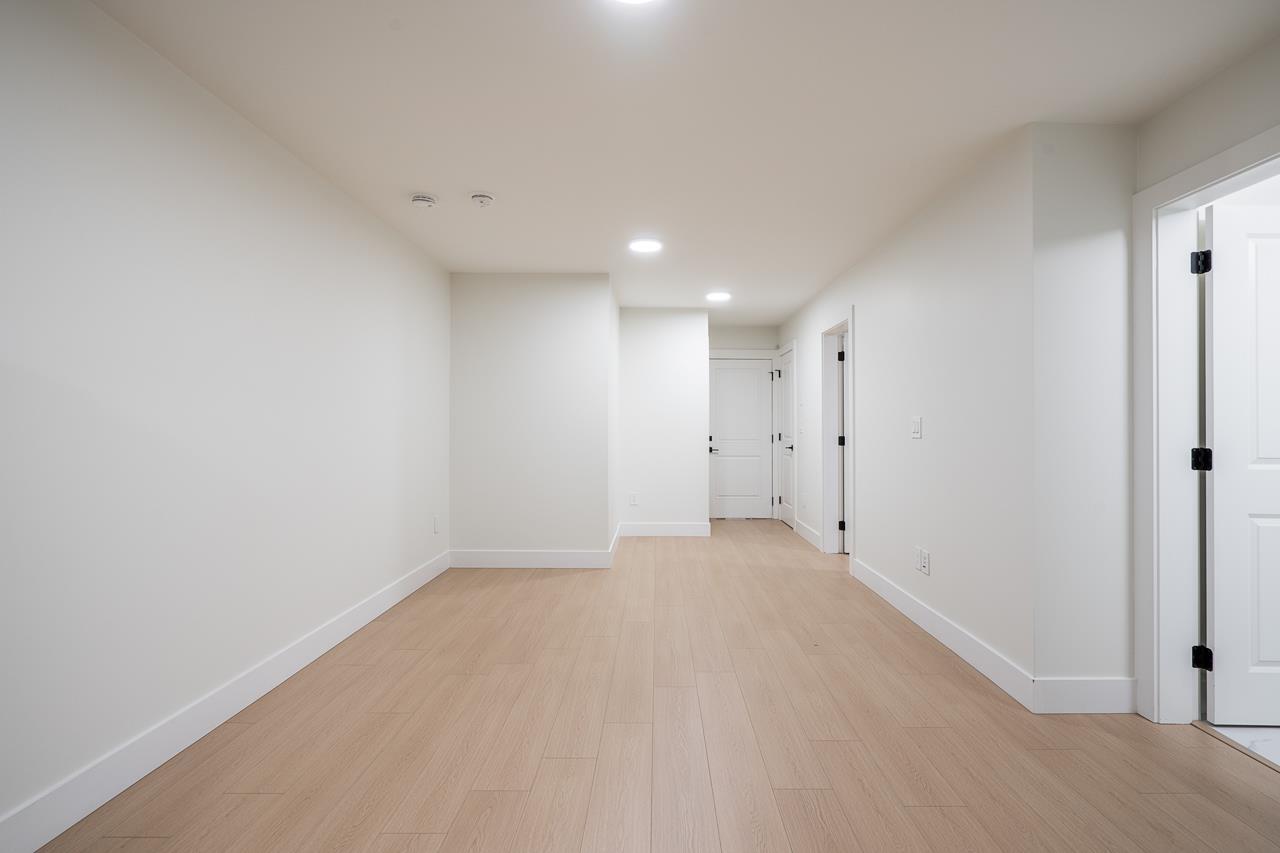 6187 164a Street Property Photo 39