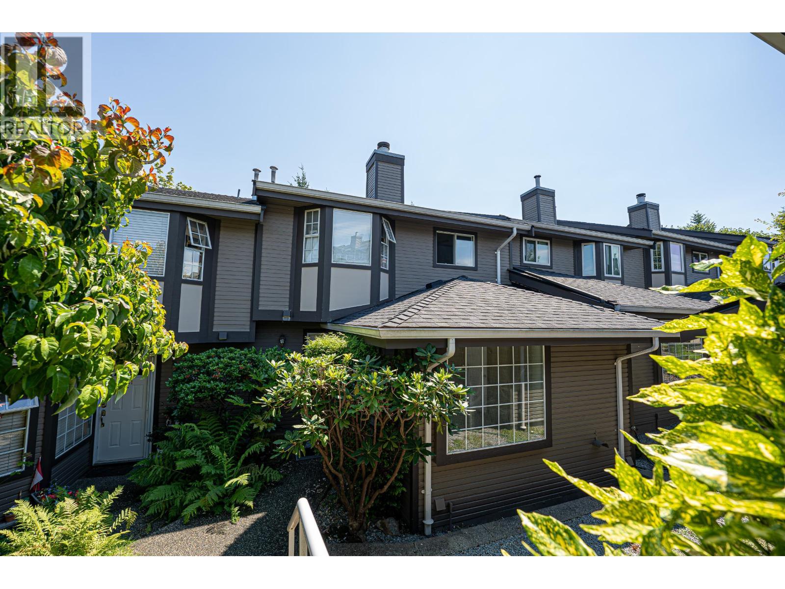 180 1140 CASTLE CRESCENT Property Photo 1