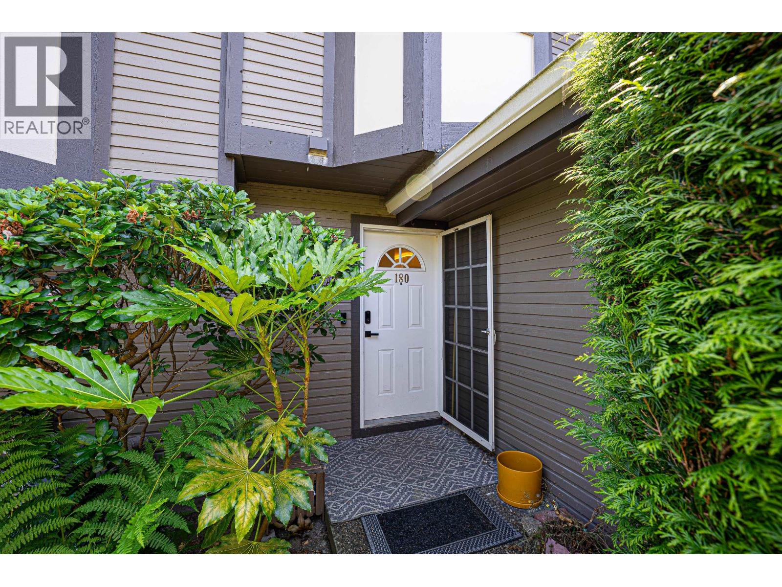 180 1140 Castle Crescent Property Photo 3