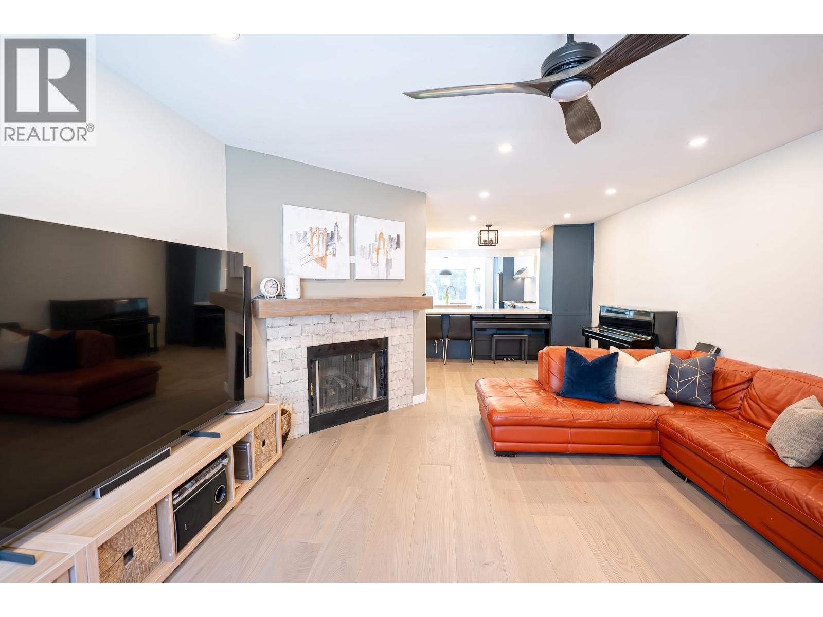 180 1140 Castle Crescent Property Photo 8
