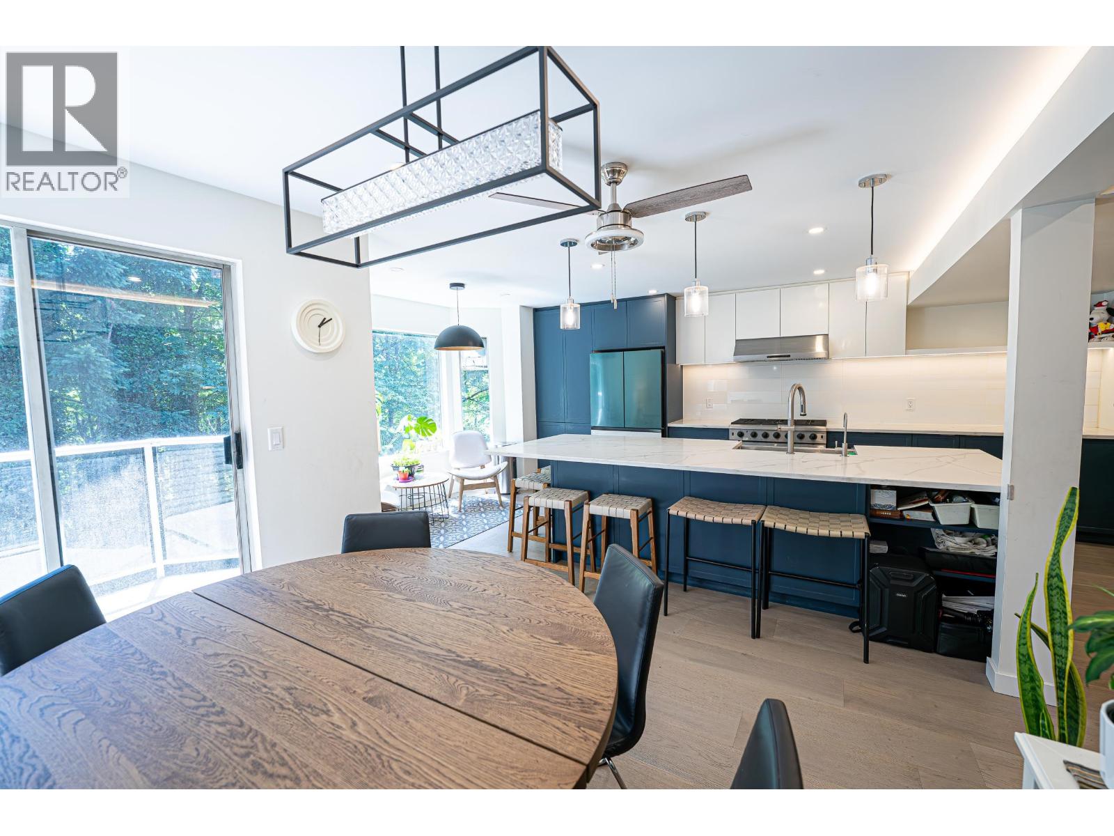 180 1140 Castle Crescent Property Photo 10