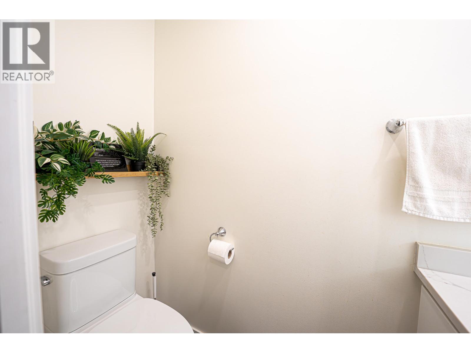 180 1140 Castle Crescent Property Photo 19