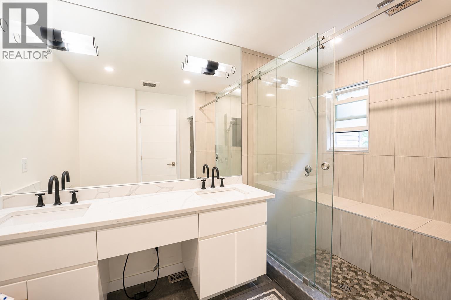 180 1140 Castle Crescent Property Photo 23