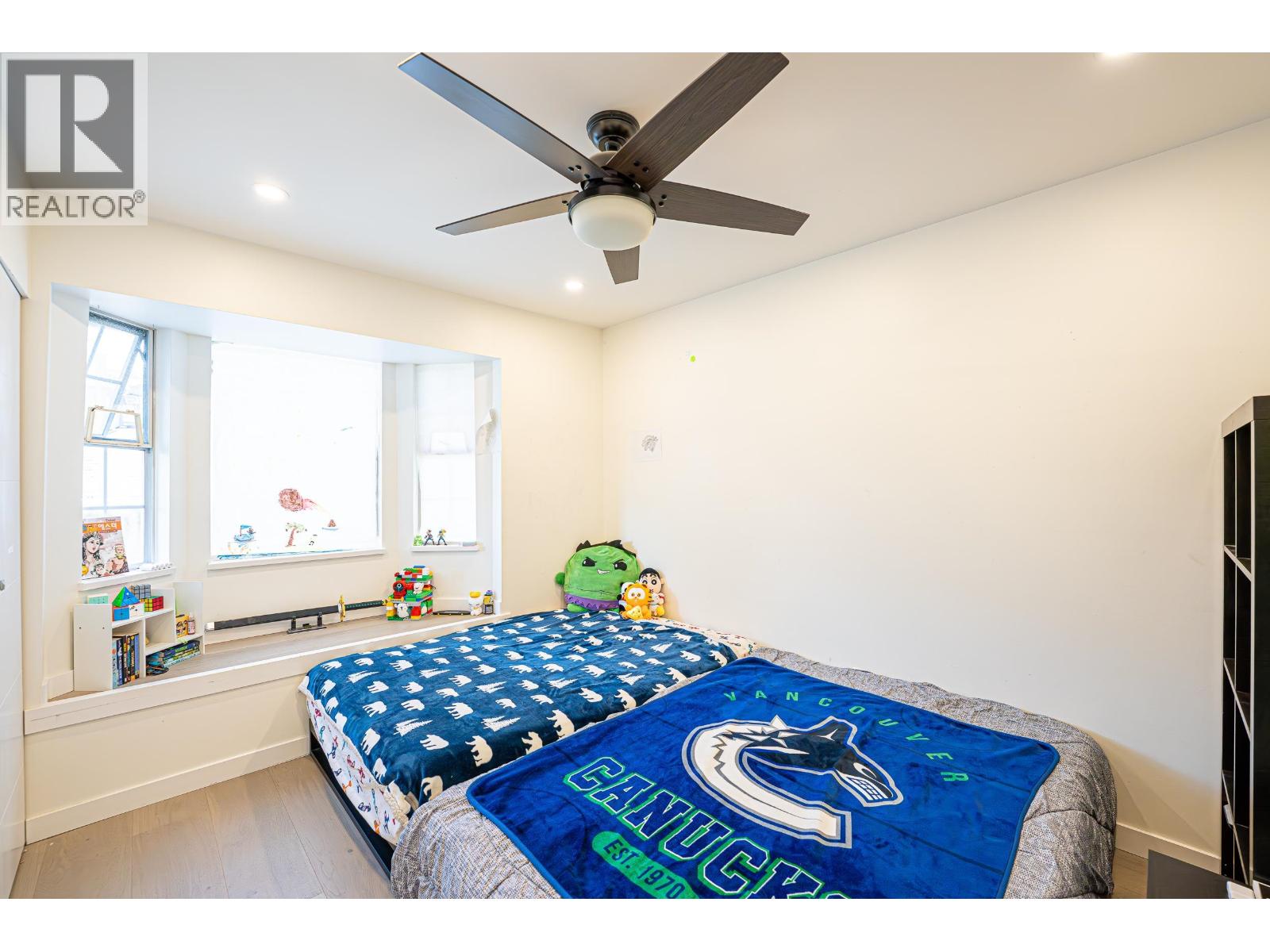 180 1140 Castle Crescent Property Photo 25