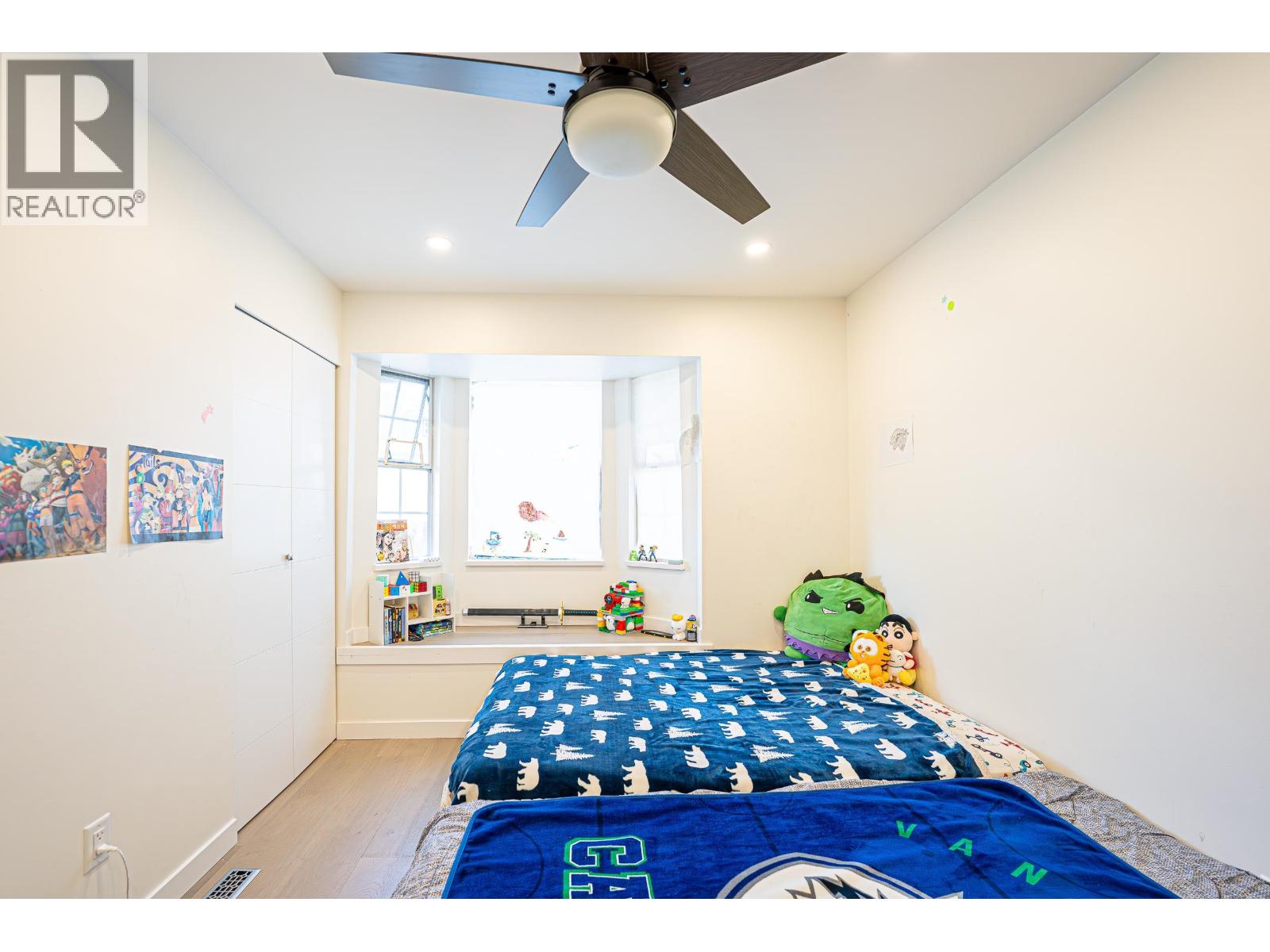 180 1140 Castle Crescent Property Photo 26