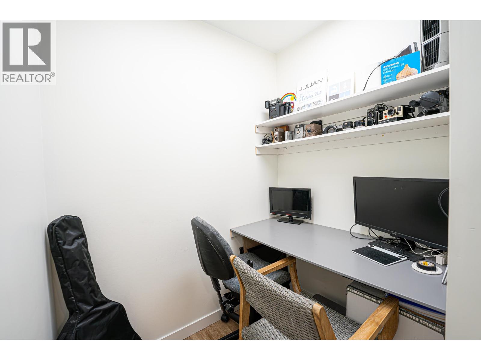 180 1140 Castle Crescent Property Photo 32