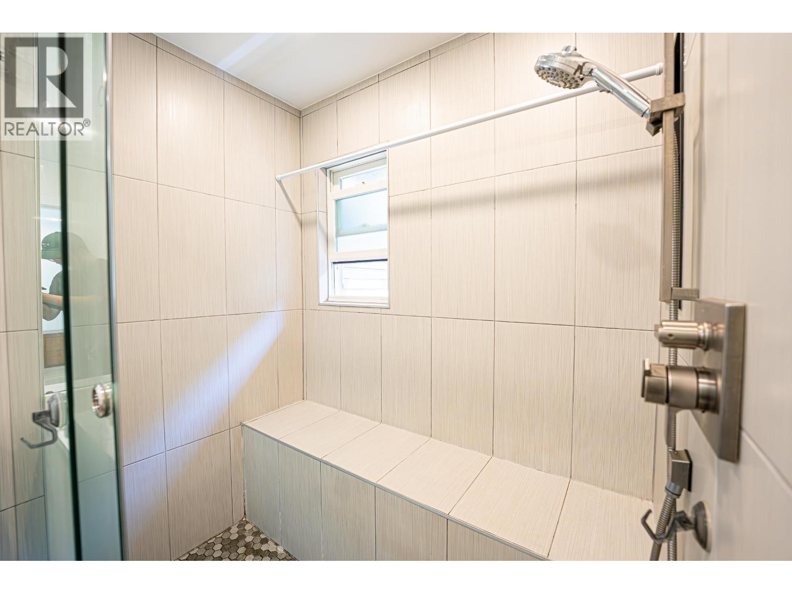 180 1140 Castle Crescent Property Photo 33