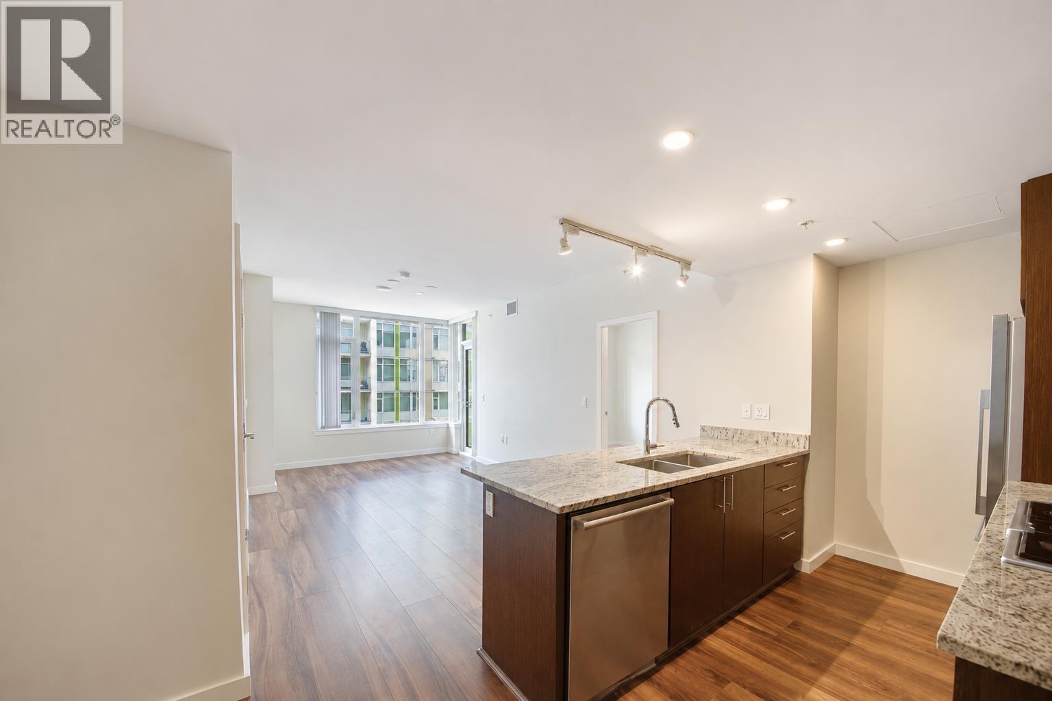 812 8688 Hazelbridge Way Property Photo 4