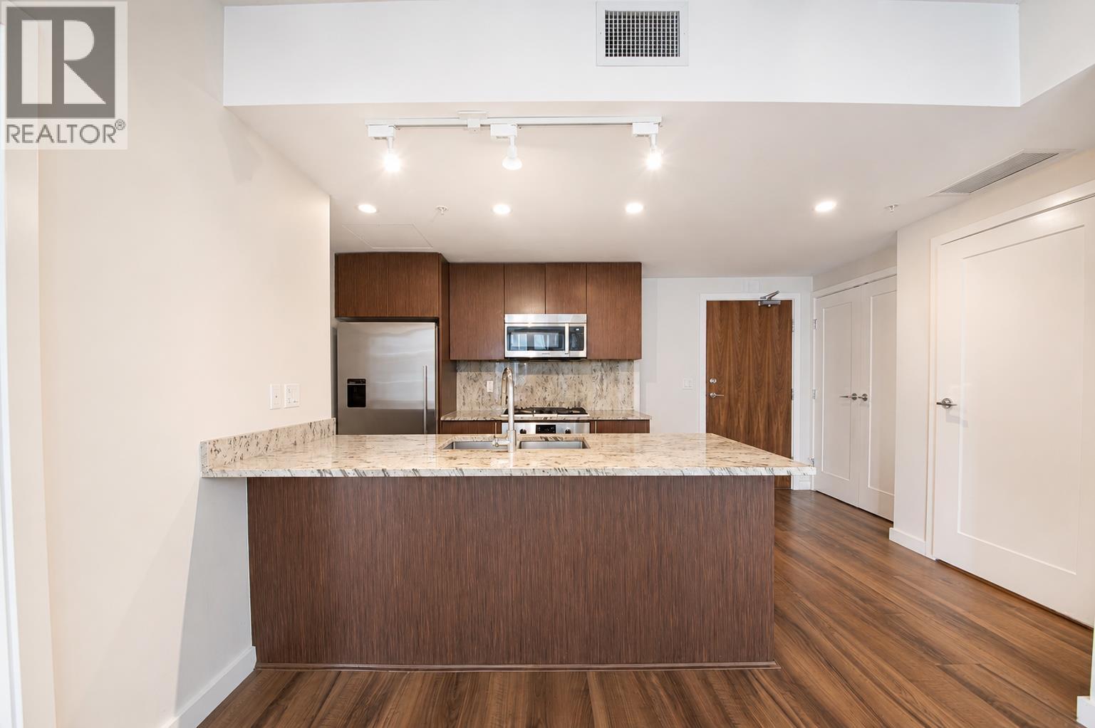 812 8688 Hazelbridge Way Property Photo 10