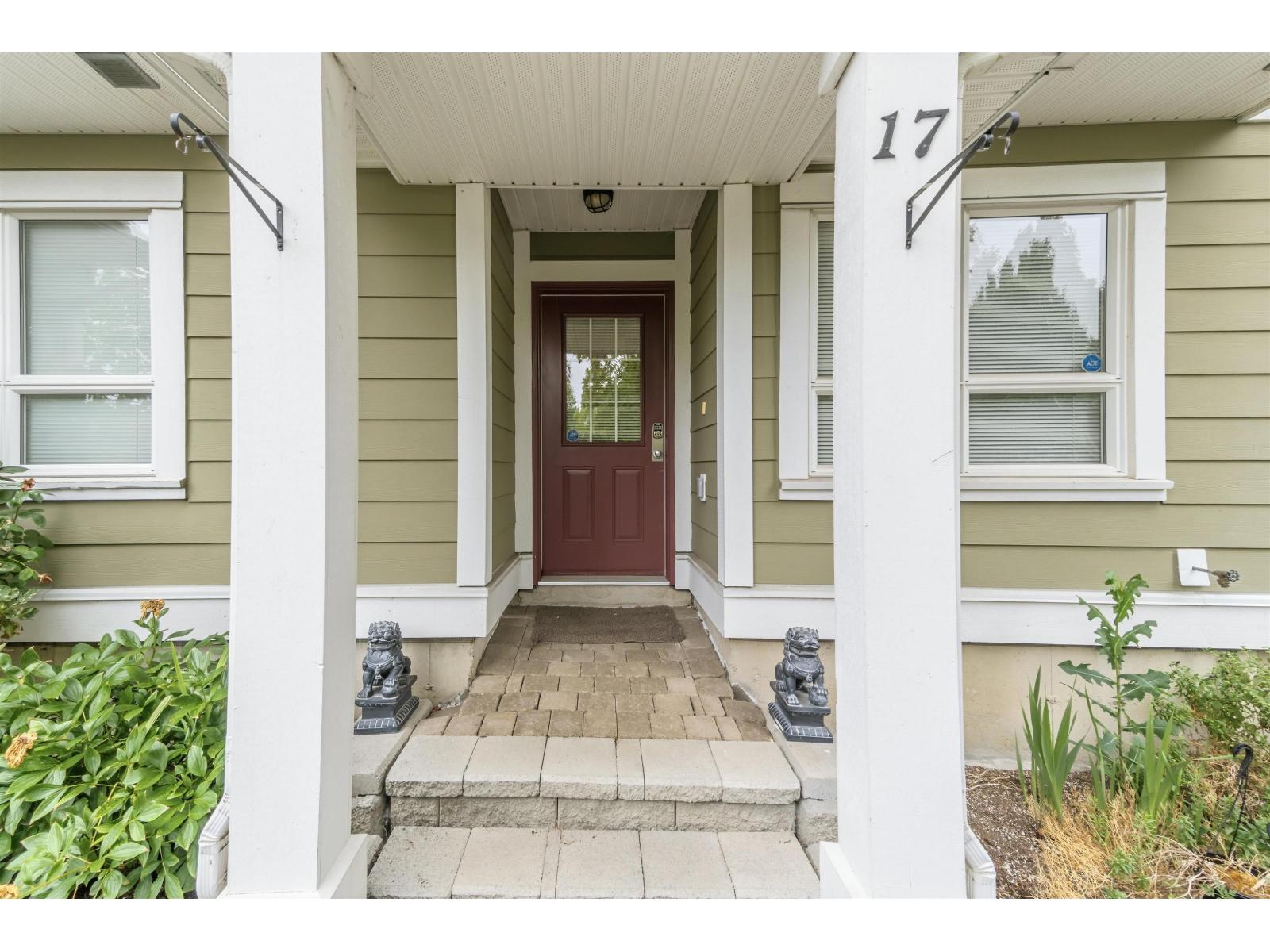 17 20159 68 Avenue Property Photo 2