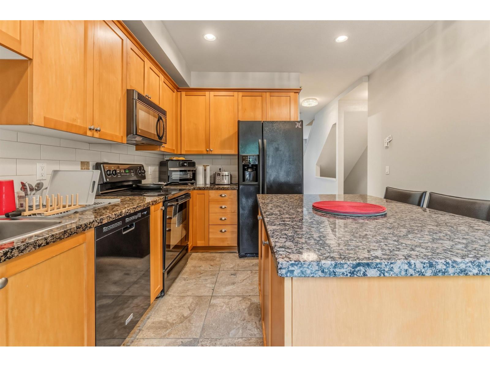 17 20159 68 Avenue Property Photo 11
