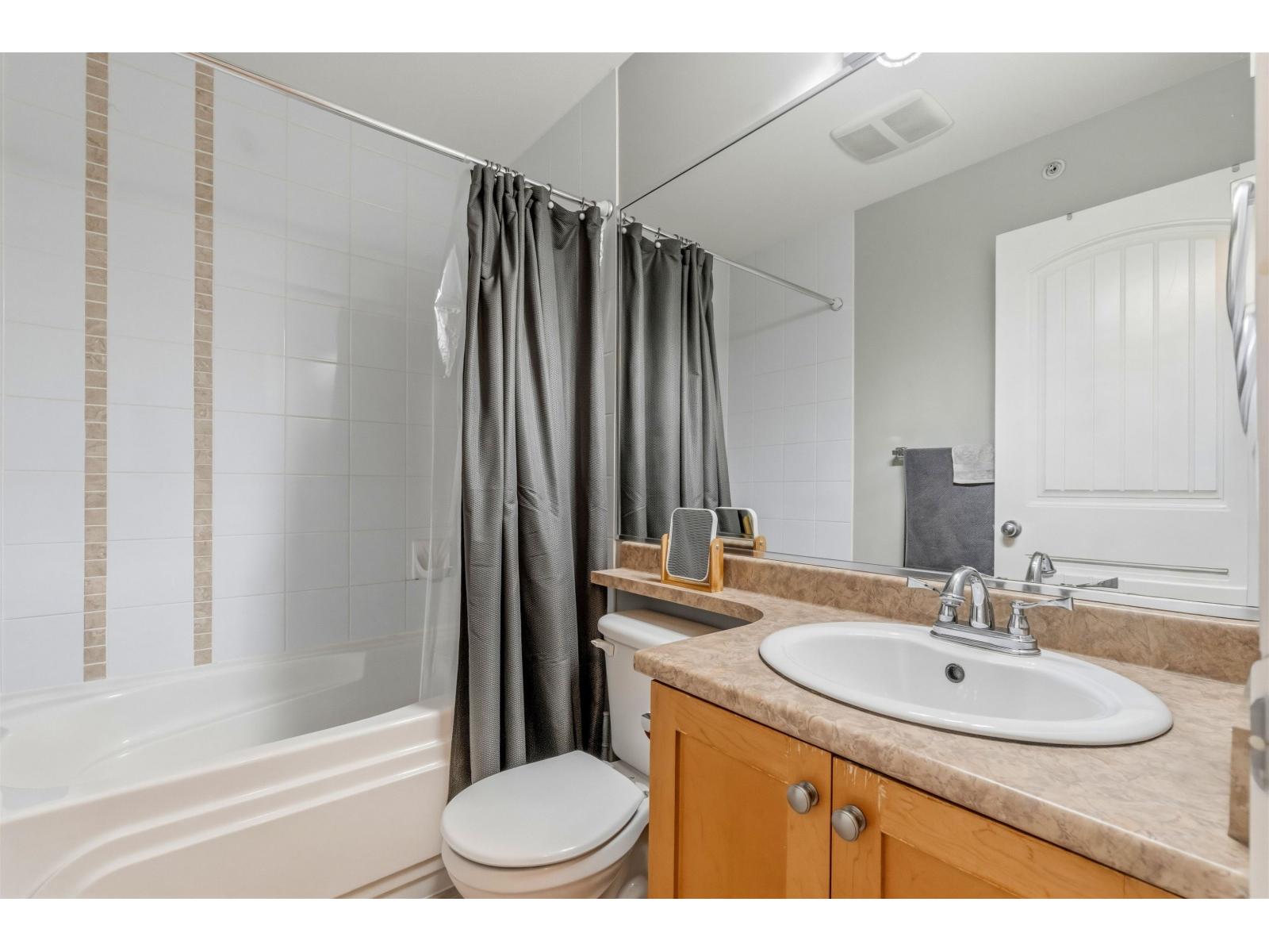 17 20159 68 Avenue Property Photo 13