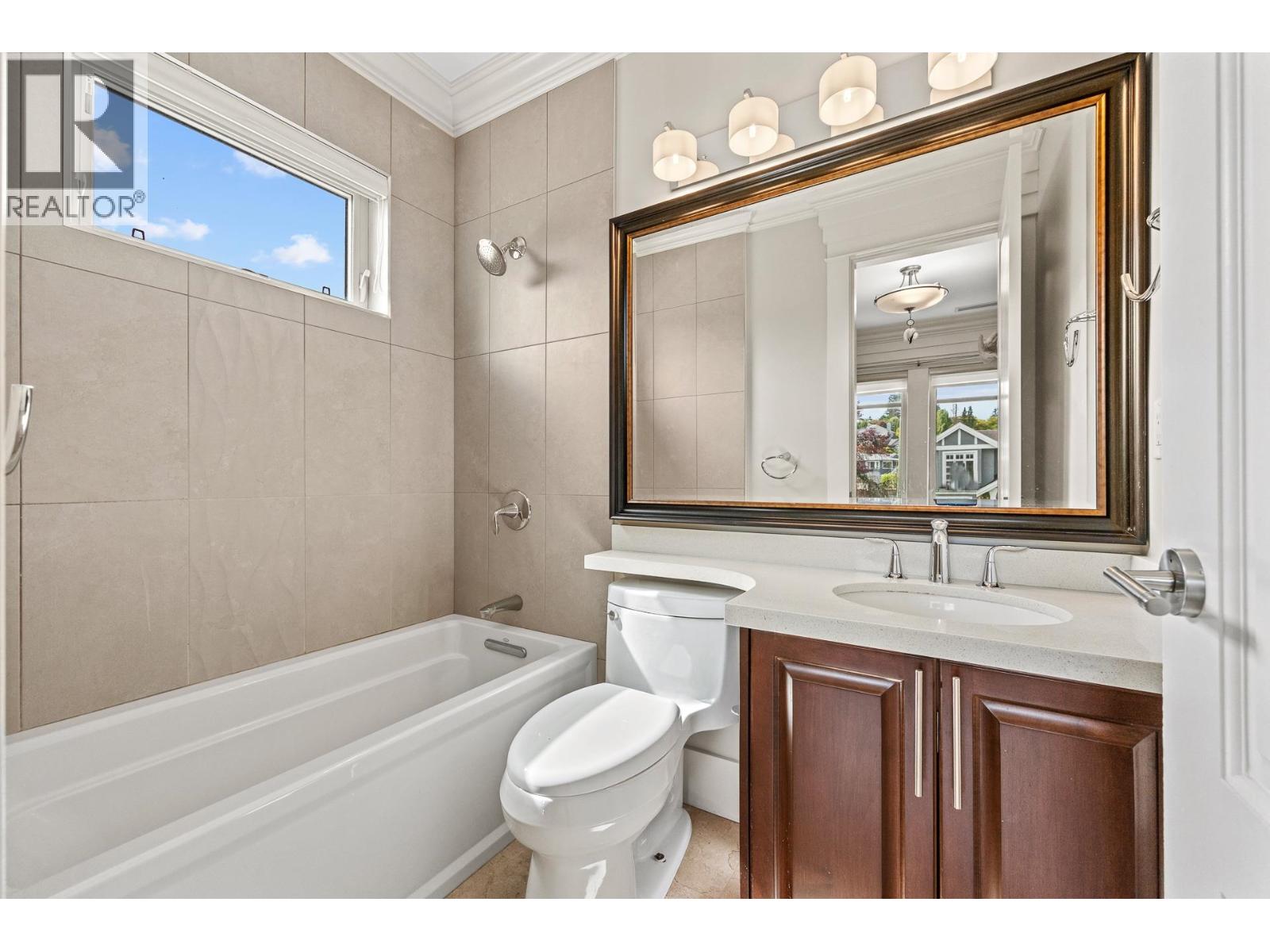 2653 Mcbain Avenue Property Photo 20