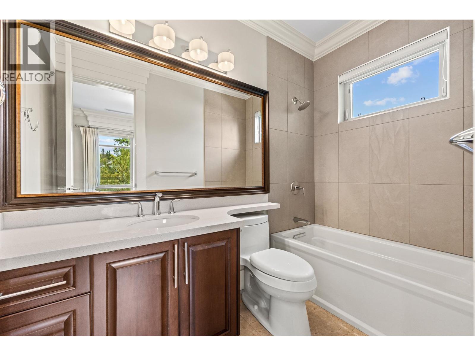2653 Mcbain Avenue Property Photo 23