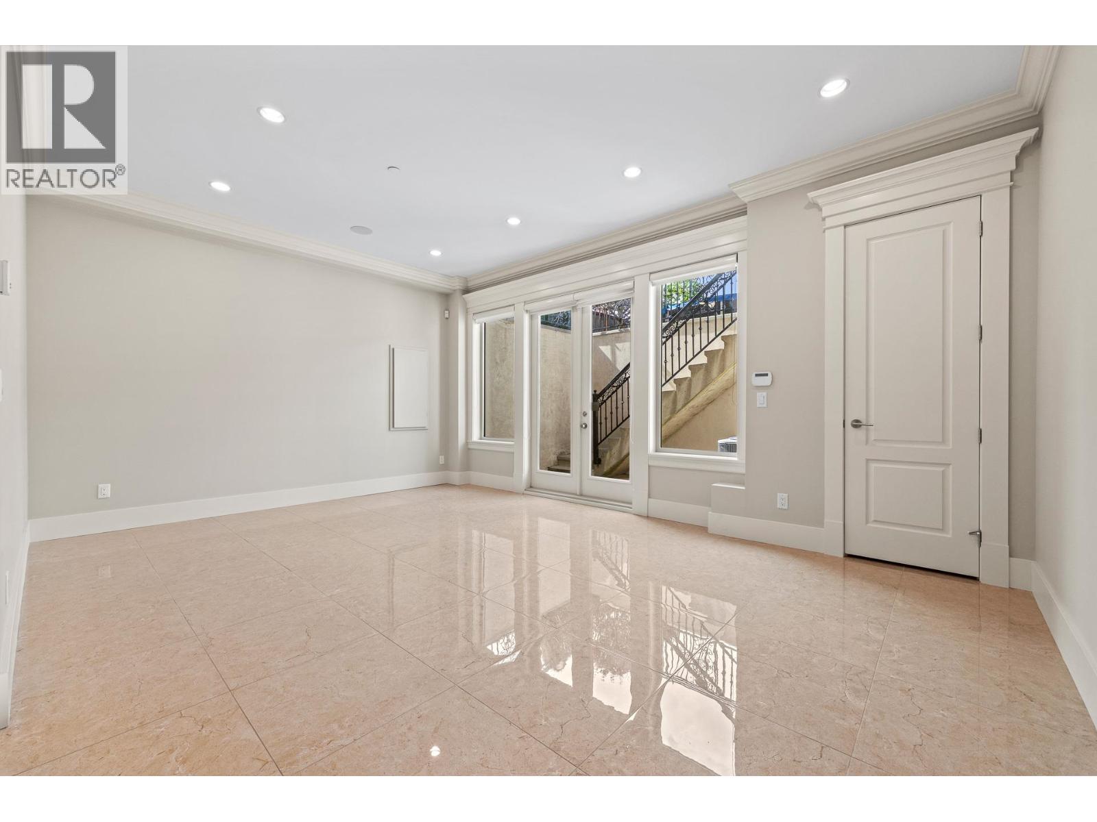 2653 Mcbain Avenue Property Photo 25