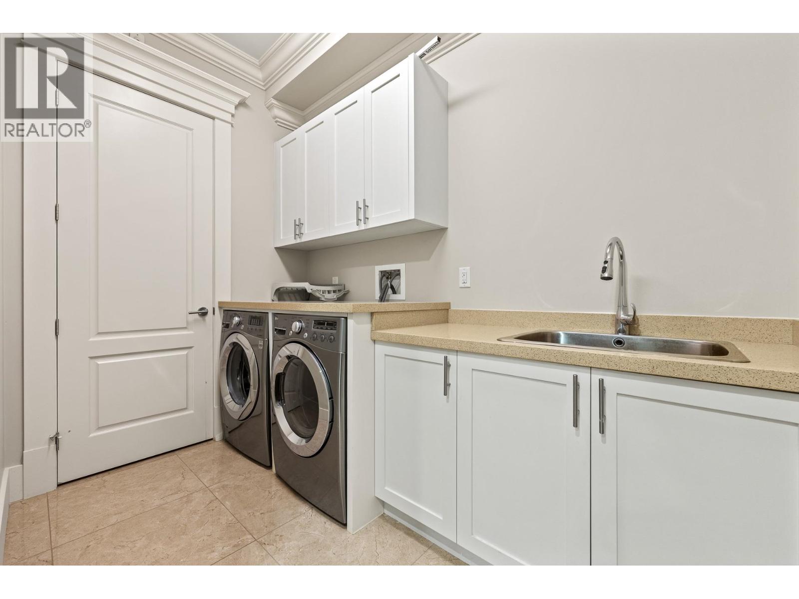 2653 Mcbain Avenue Property Photo 32