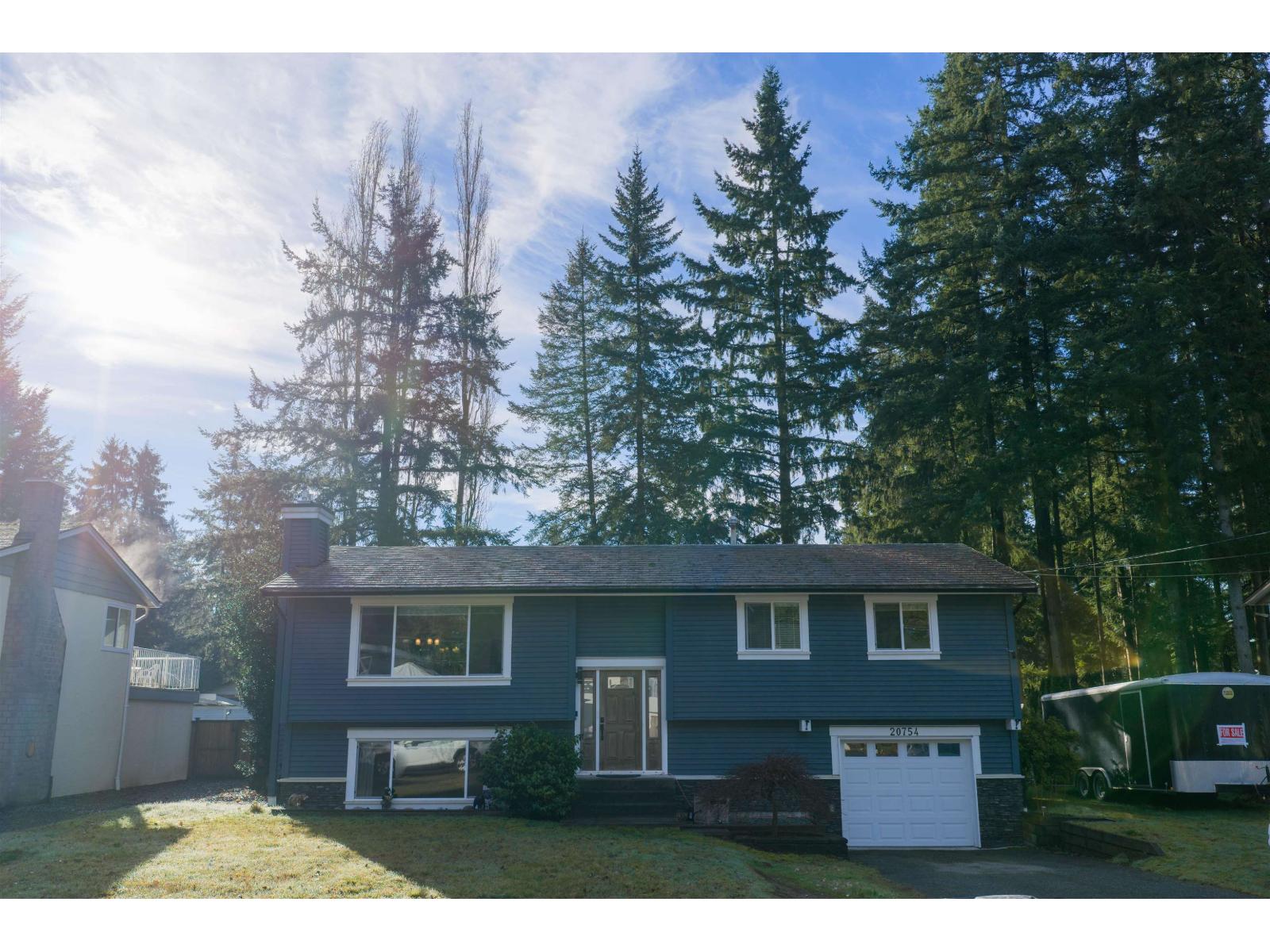 20754 39a Avenue Property Photo 1