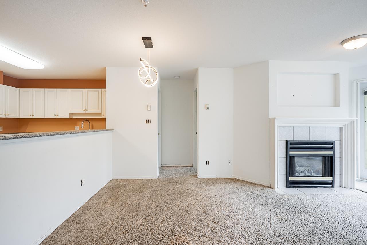 314 33708 King Road Property Photo 3