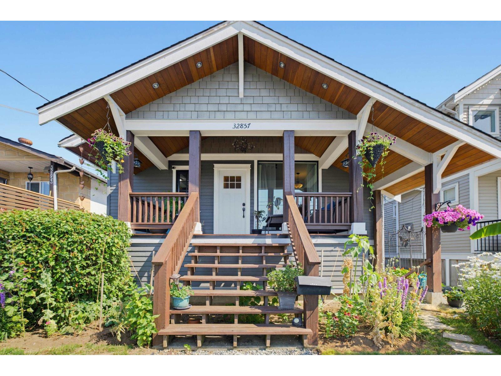32857 3rd Avenue Property Photo 1