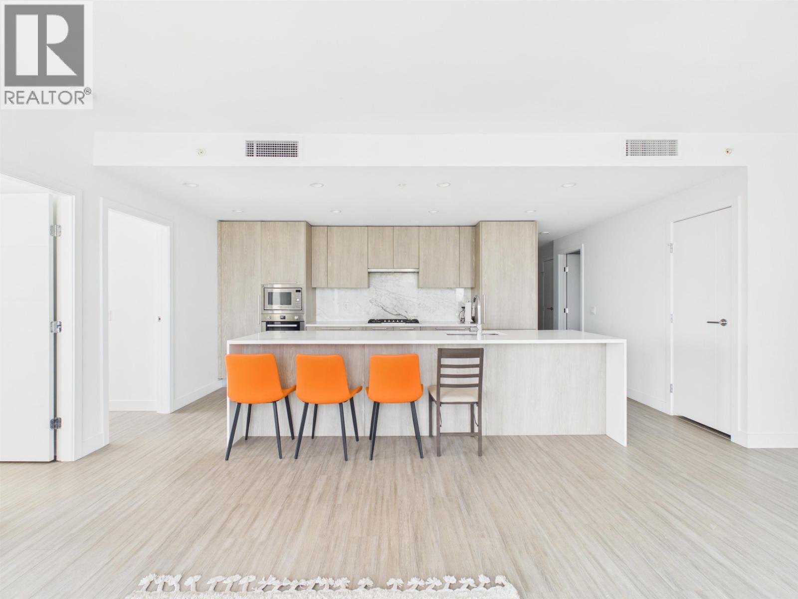 1601 6398 Silver Avenue Property Photo 6