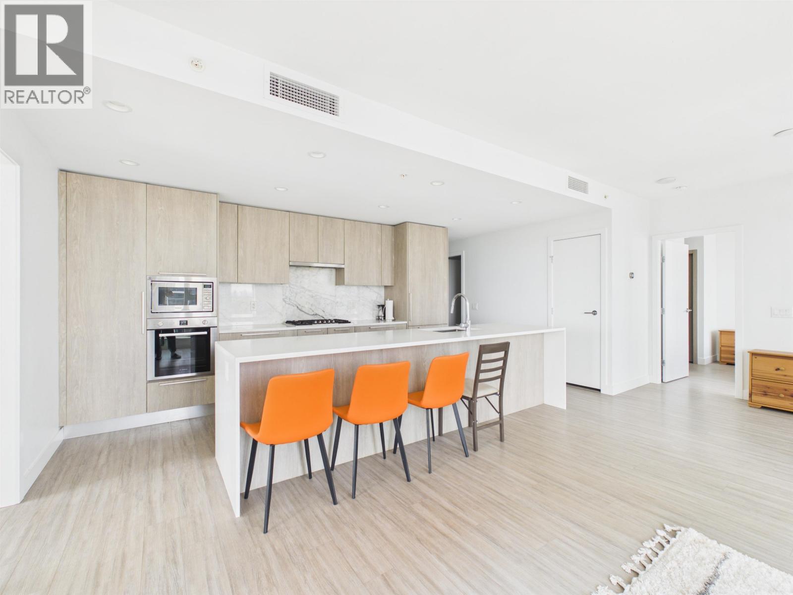 1601 6398 Silver Avenue Property Photo 7