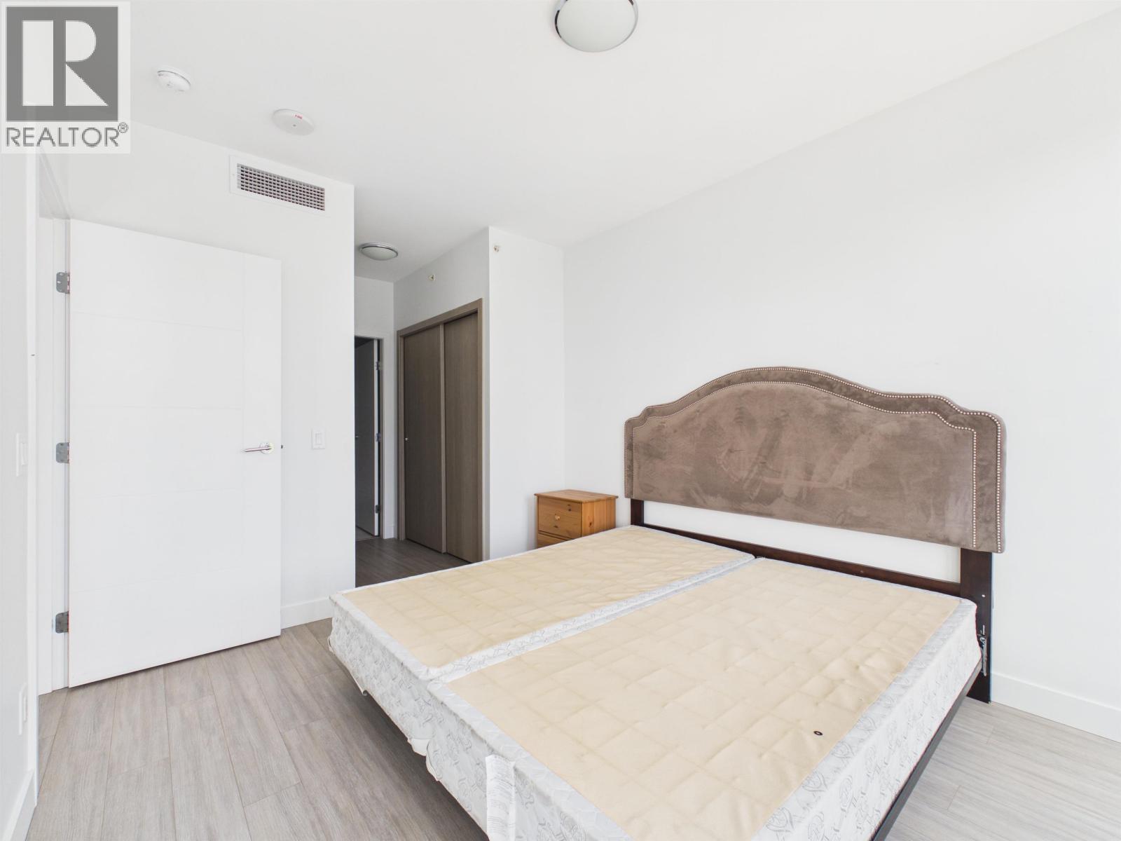 1601 6398 Silver Avenue Property Photo 15
