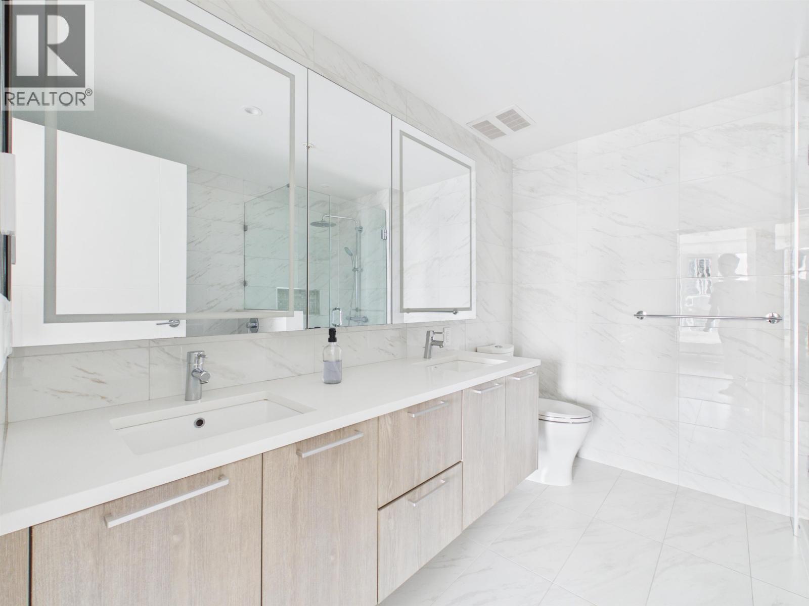 1601 6398 Silver Avenue Property Photo 17