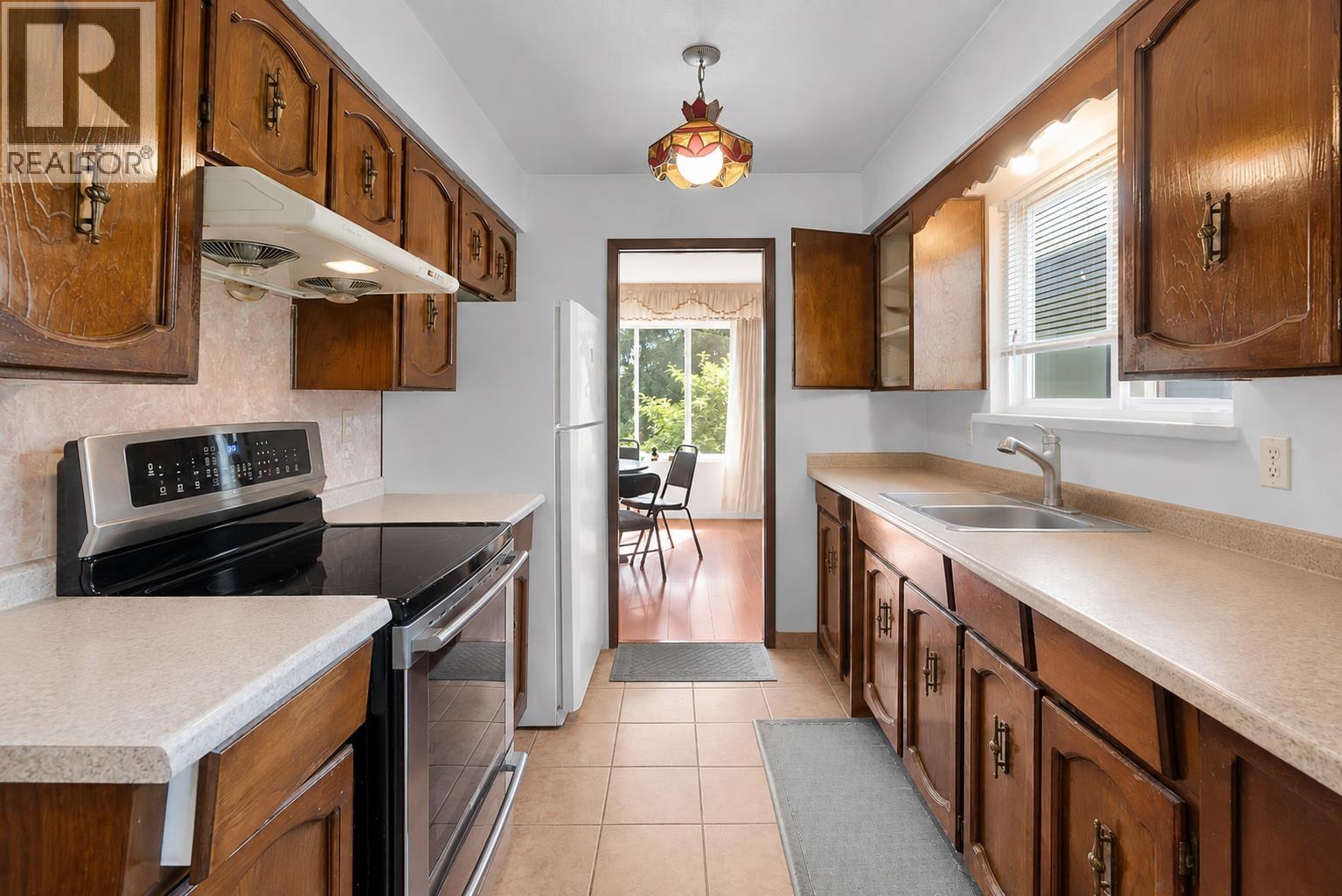 45 N Stratford Avenue Property Photo 9