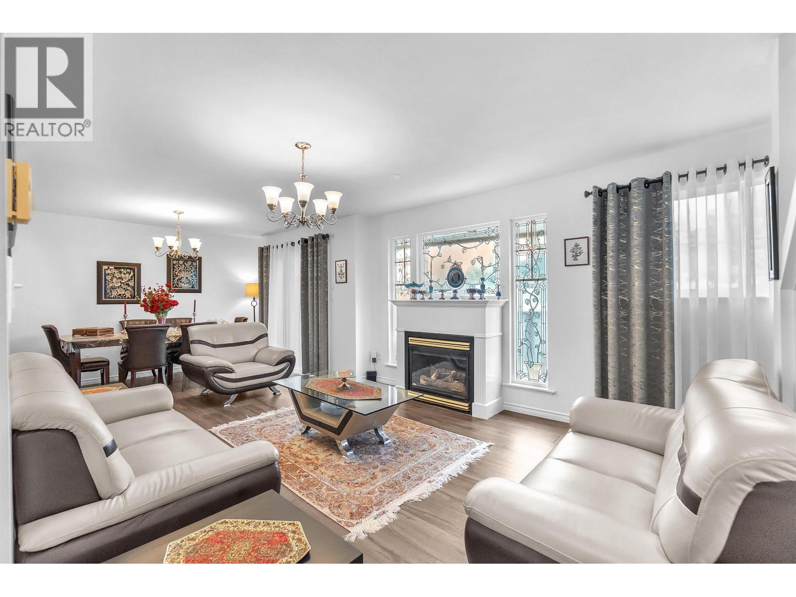 5 2382 Parkway Boulevard Property Photo 3