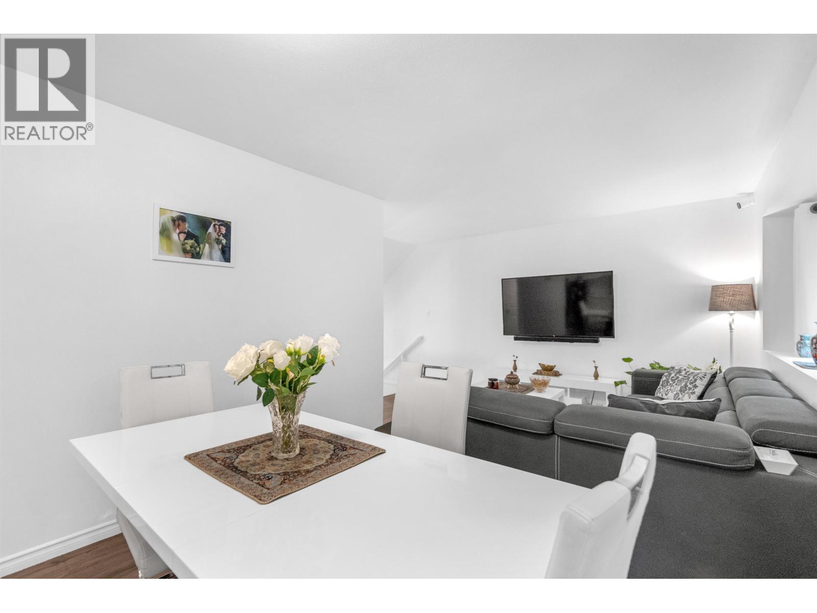 5 2382 Parkway Boulevard Property Photo 14