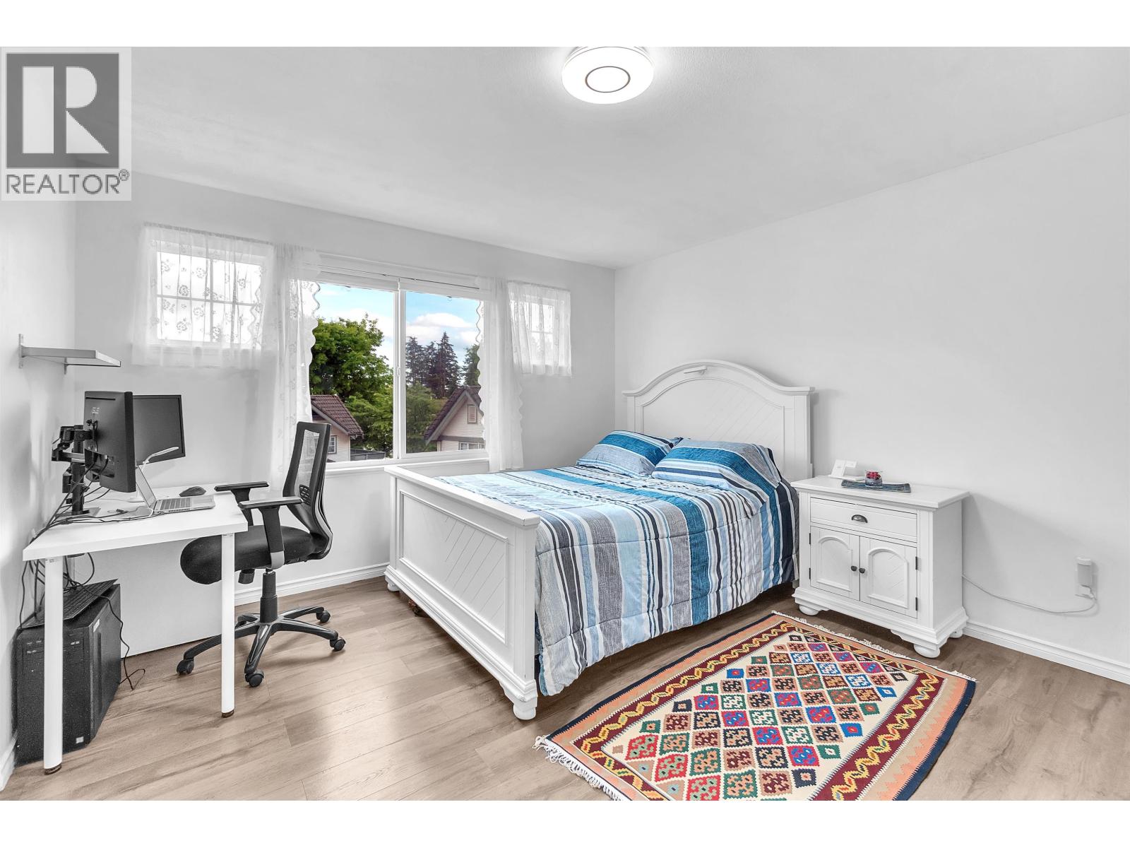 5 2382 Parkway Boulevard Property Photo 15