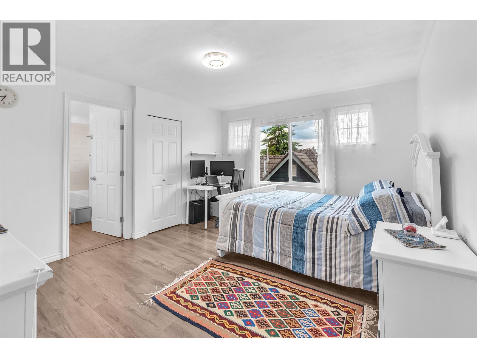 5 2382 Parkway Boulevard Property Photo 16