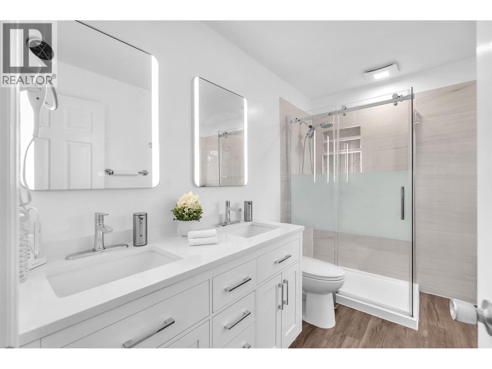 5 2382 Parkway Boulevard Property Photo 17